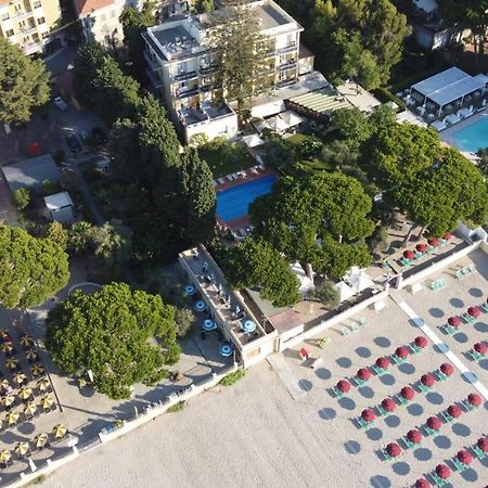 Hotel Eden Park Диано Марина Екстериор снимка
