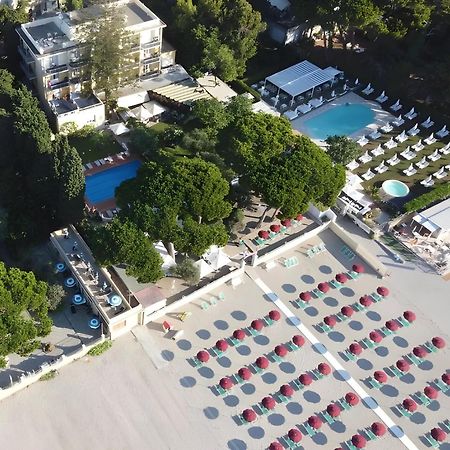 Hotel Eden Park Диано Марина Екстериор снимка